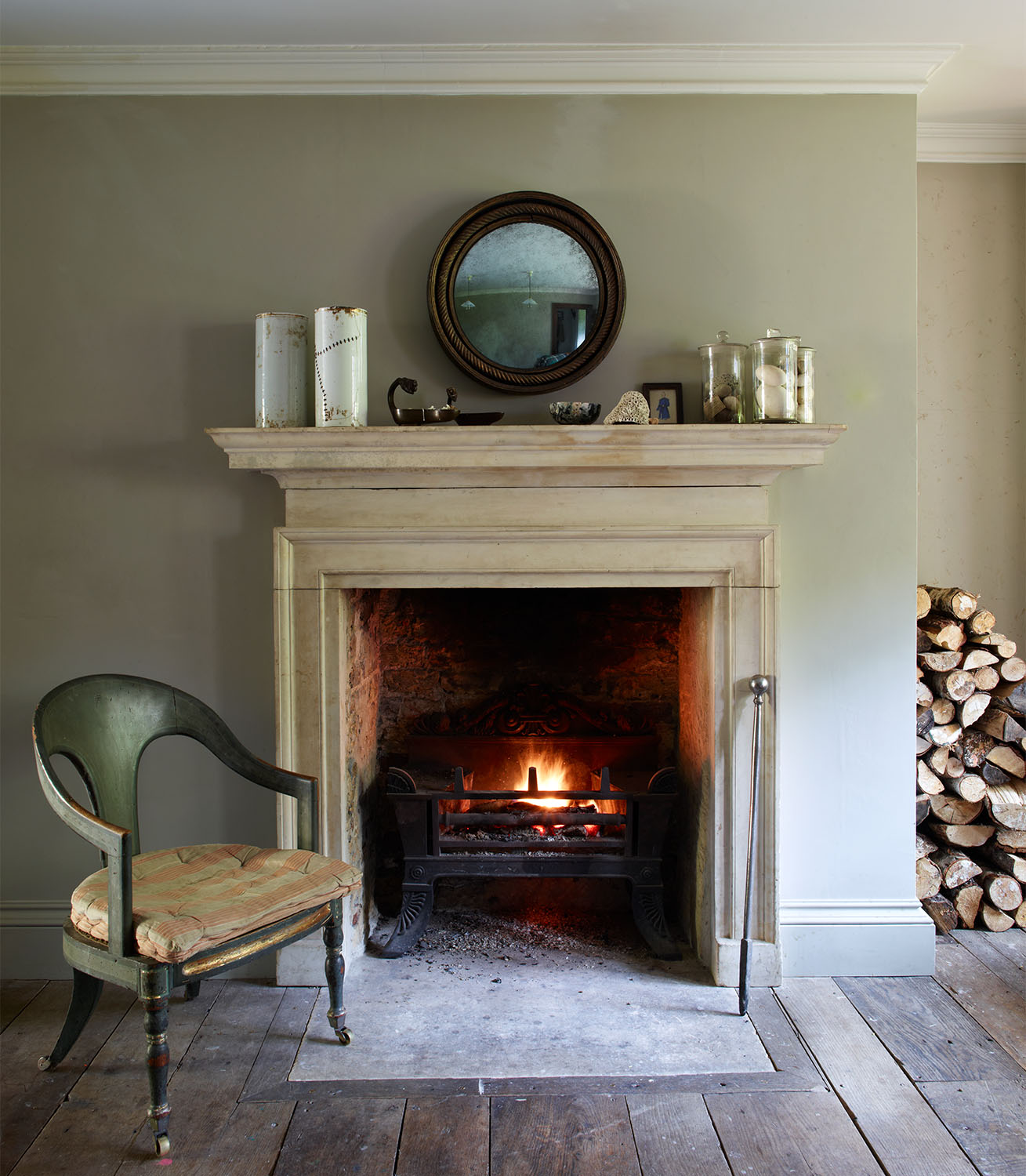 Montford | Stone Fireplace - Jamb